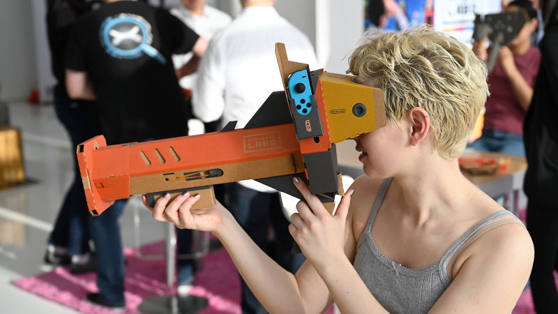 Este es el Toy-Con Blaster en acción.Foto: Sam Rutherford (Gizmodo)